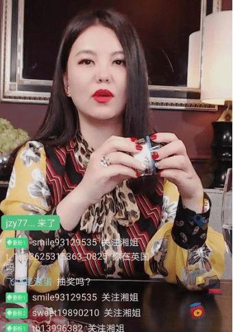 两个人直播爆料娱乐圈,两位直播者揭秘幕后真相